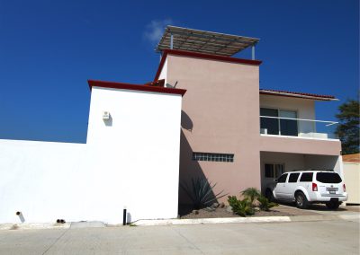 Casa Carrier, side view